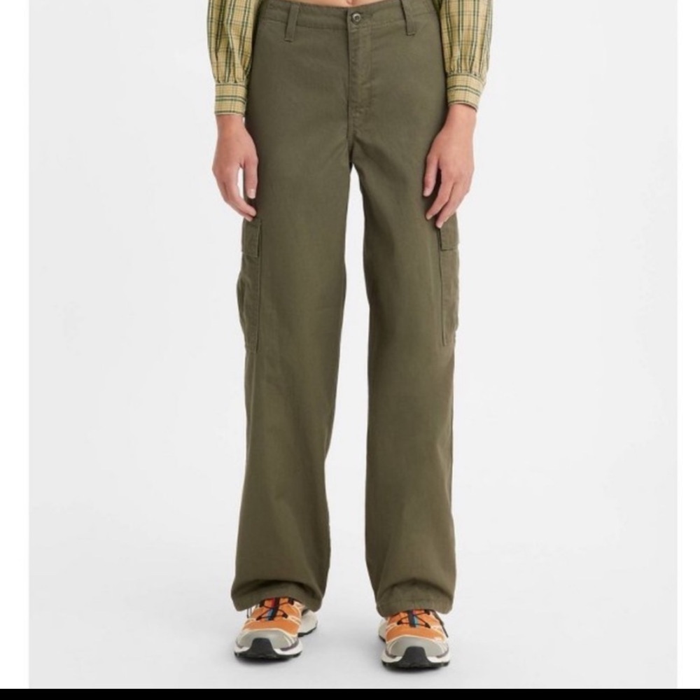 Levi's Women's Mid-Rise 94's Baggy Cargo
Wide Leg Jeans - Olive Cargo